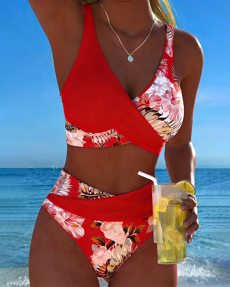 Bikini floral de contraste Jolina en Rojo — top cruzado con banda lisa y braguita de talle alto
