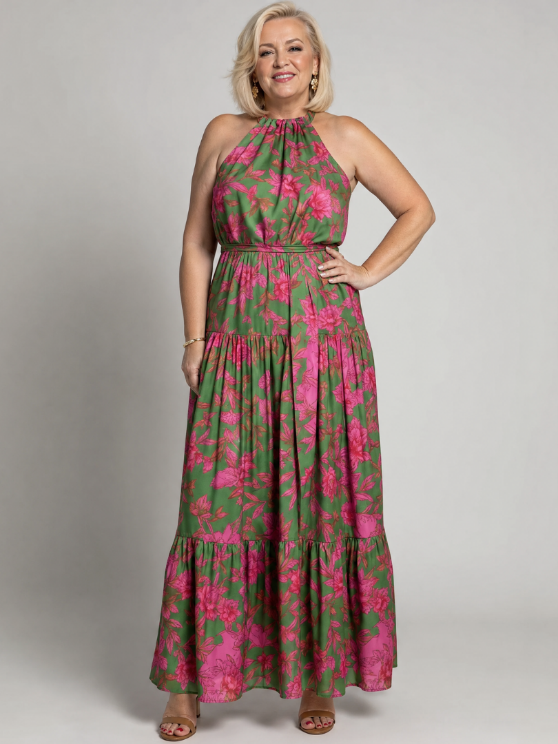 Robe midi drapée en rose avec décolleté halter élégant