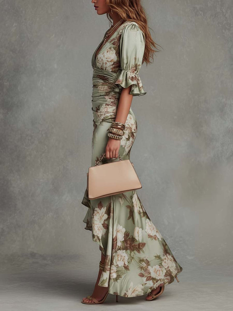 Robe longue asymétrique en satin vert avec décolleté en V - Ana