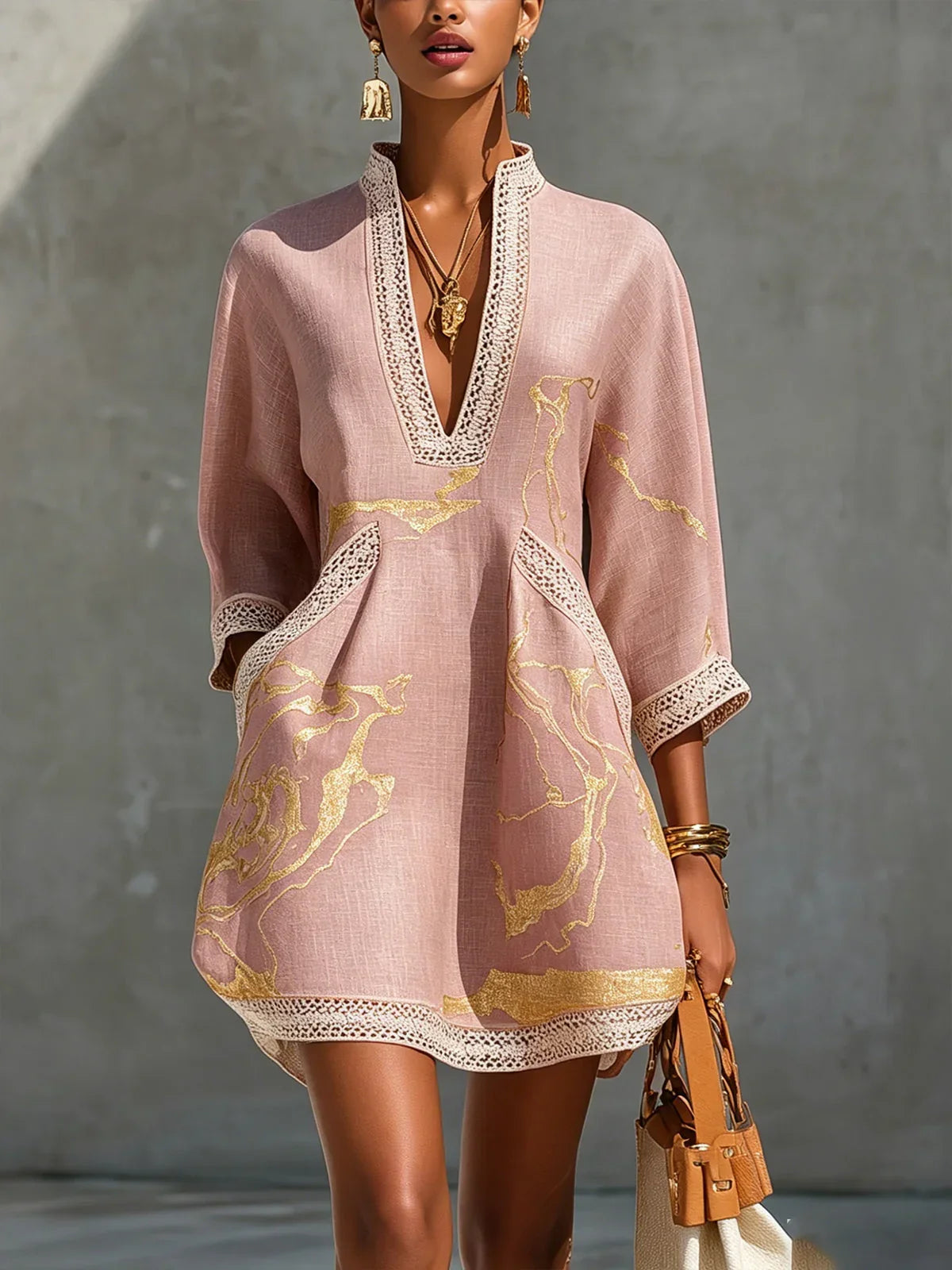 Donatella Vestido Mini con estampado de mármol dorado y encaje de ganchillo