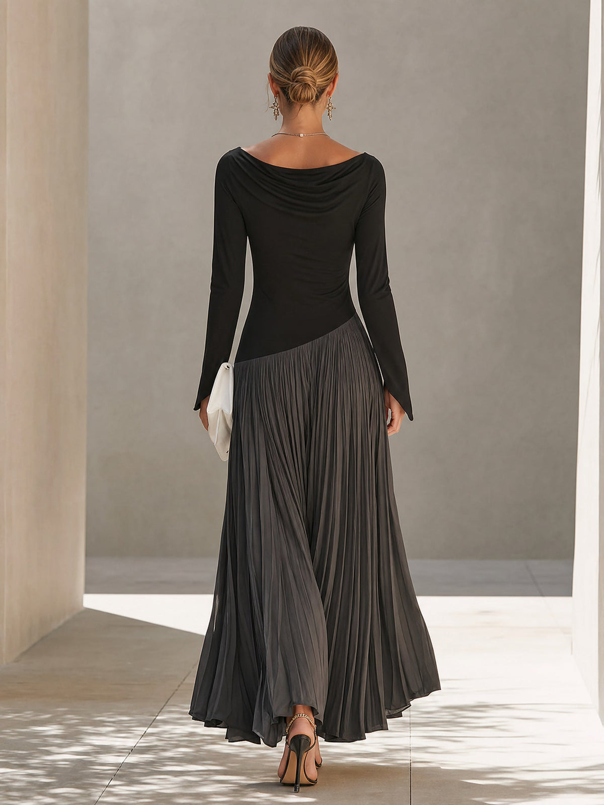 Marina | Vestido Maxi Plisado con Cuello Drapeado Bicolor Negro y Gris