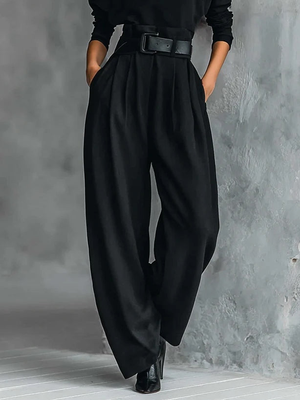 Ginevra | Conjunto de Cuello Alto Negro y Pantalón Recto